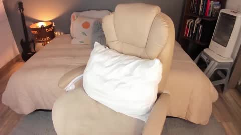 Rouss marie henao  online show from 09-24-25, 09:01