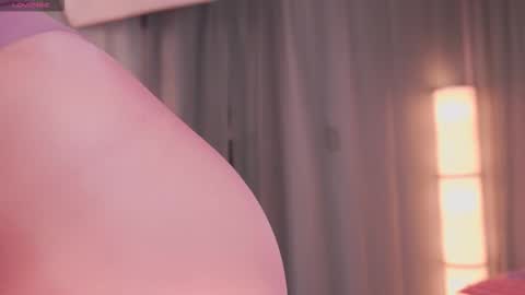 Snapshot of rousse_elodie chatting on 11-30-25, 12:09 Rousse 3 online show from 11-30-25, 12:09