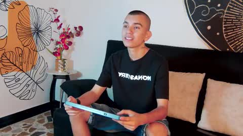 Snapshot of rowancley chatting on 10-10-25, 12:15 Rowan online show from 10-10-25, 12:15