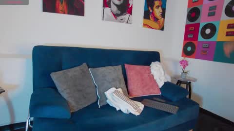 Snapshot of rowancley chatting on 10-15-25, 12:27 Rowan online show from 10-15-25, 12:27