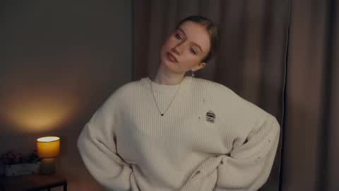 Stella online show from 02-11-25, 01:09