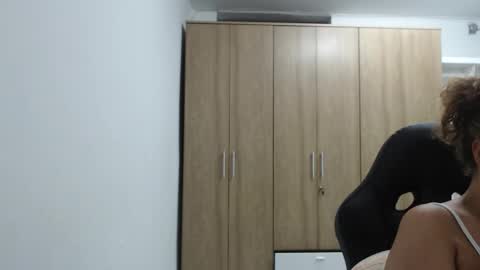 Roxana online show from 10-26-25, 03:45