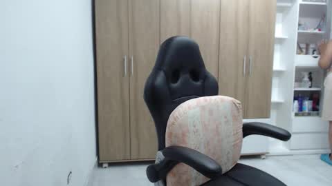 Roxana online show from 11-13-25, 05:39