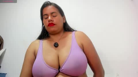 Snapshot of roxanamariahills_ chatting on 10-10-25, 01:15 Rosita online show from 10-10-25, 01:15