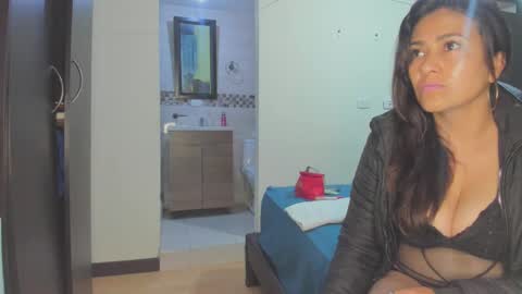 Snapshot of roxanasexy2025 chatting on 03-07-25, 12:01 roxanasexy2025 online show from 03-07-25, 12:01