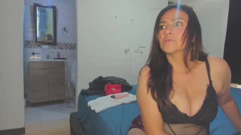 Snapshot of roxanasexy2025 chatting on 03-07-25, 03:07 roxanasexy2025 online show from 03-07-25, 03:07