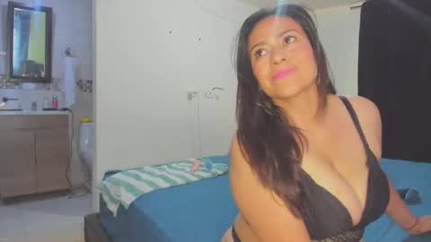Snapshot of roxanasexy2025 chatting on 03-10-25, 06:23 roxanasexy2025 online show from 03-10-25, 06:23