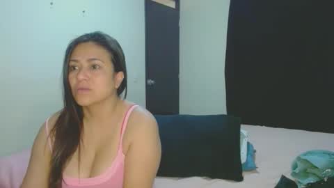 Snapshot of roxanasexy2025 chatting on 09-14-25, 12:15 roxanasexy2025 online show from 09-14-25, 12:15