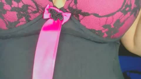 Snapshot of roxanasexy2025 chatting on 10-01-25, 12:11 roxanasexy2025 online show from 10-01-25, 12:11