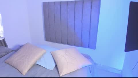 Roxane online show from 11-21-25, 08:13