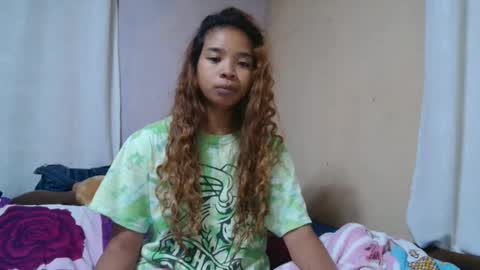 roxanne_98 online show from 10-10-25, 03:16