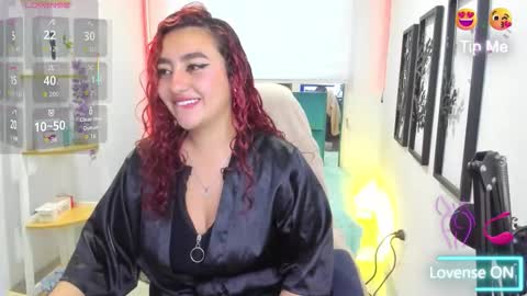 Snapshot of roxanne_morelli chatting on 11-18-25, 11:58 roxanne online show from 11-18-25, 11:58