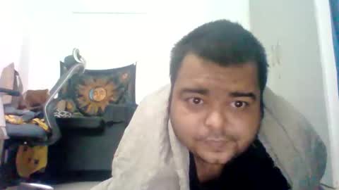 Snapshot of roxid443 chatting on 10-31-25, 01:23 roxid443 online show from 10-31-25, 01:23