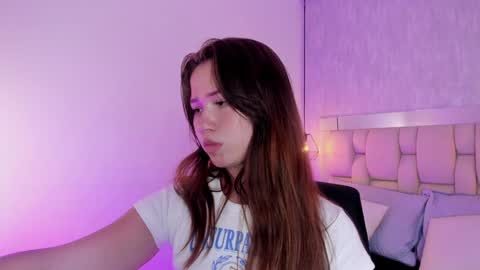 Snapshot of roxie_summers chatting on 12-27-24, 01:43 Roxie online show from 12-27-24, 01:43