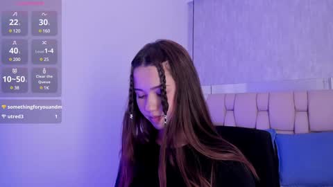 Snapshot of roxie_summers chatting on 02-06-25, 02:22 Roxie online show from 02-06-25, 02:22