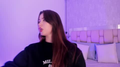 Snapshot of roxie_summers chatting on 02-14-25, 07:44 Roxie online show from 02-14-25, 07:44