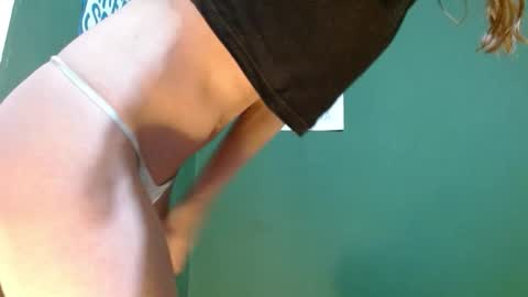 Snapshot of roxiehood chatting on 02-21-26, 01:50 Roxie online show from 02-21-26, 01:50