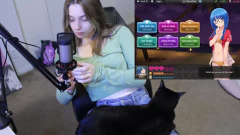 Snapshot of roxiethefox chatting on 10-09-25, 08:40 roxie online show from 10-09-25, 08:40