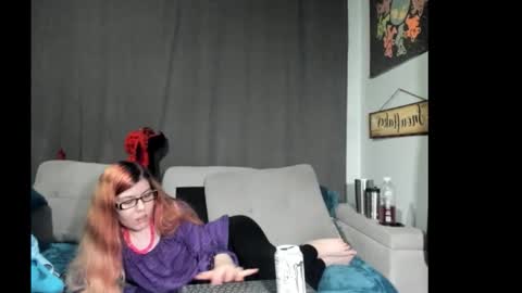 roxihazeleyes online show from 10-10-25, 04:39