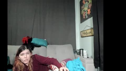 roxihazeleyes online show from 10-25-25, 02:52