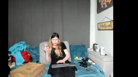 roxihazeleyes online show from 01-10-26, 01:46