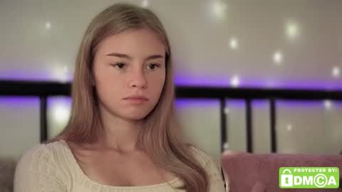 Snapshot of roxxxie_reid chatting on 10-24-25, 08:27 Roxieex ABBY online show from 10-24-25, 08:27