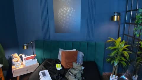 Roxy hell online show from 12-15-25, 12:20