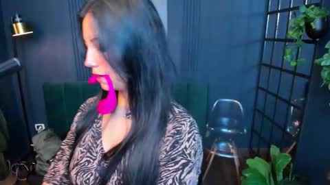 Snapshot of roxy_hell chatting on 01-16-26, 12:31 Roxy hell online show from 01-16-26, 12:31