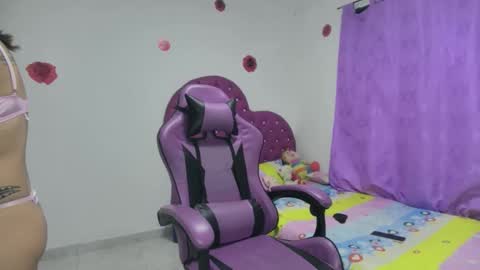 Roxy online show from 12-17-25, 03:34