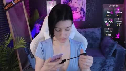 roxy_riot_ online show from 11-05-25, 01:27