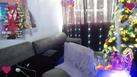 Snapshot of roxy_roxxan chatting on 12-05-25, 04:36 - online show from 12-05-25, 04:36