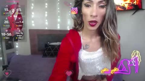 Snapshot of roxy_roxxan chatting on 01-18-26, 10:35 - online show from 01-18-26, 10:35