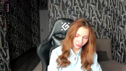 Snapshot of roxy_the_daedevill chatting on 12-18-24, 01:37 roxy_the_daedevill online show from 12-18-24, 01:37