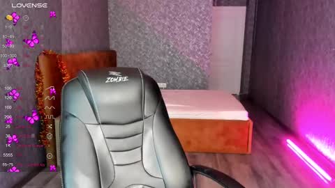 Snapshot of roxy_the_daedevill chatting on 12-30-24, 07:15 roxy_the_daedevill online show from 12-30-24, 07:15