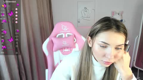 Snapshot of roxy_the_daedevill chatting on 01-13-25, 04:50 roxy_the_daedevill online show from 01-13-25, 04:50