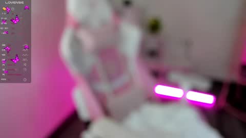 Snapshot of roxy_the_daedevill chatting on 01-17-25, 04:28 roxy_the_daedevill online show from 01-17-25, 04:28