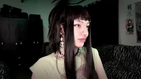 Roxy Independient model Help me to reach 50 thumbs up online show from 02-26-26, 12:20