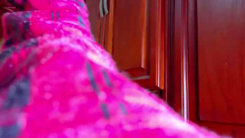 Snapshot of roxyandaron2 chatting on 03-28-26, 12:05 RoxyAron online show from 03-28-26, 12:05