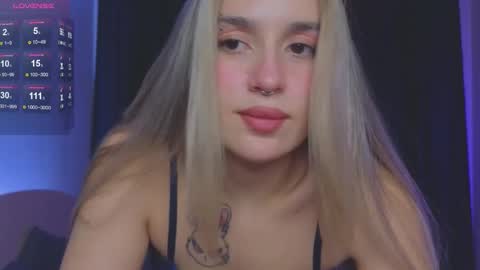 Snapshot of roxychilli chatting on 09-15-25, 07:58 Roxy online show from 09-15-25, 07:58