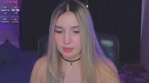 Snapshot of roxychilli chatting on 10-13-25, 07:36 Roxy online show from 10-13-25, 07:36