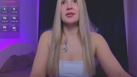 Snapshot of roxychilli chatting on 10-20-25, 08:20 Roxy online show from 10-20-25, 08:20