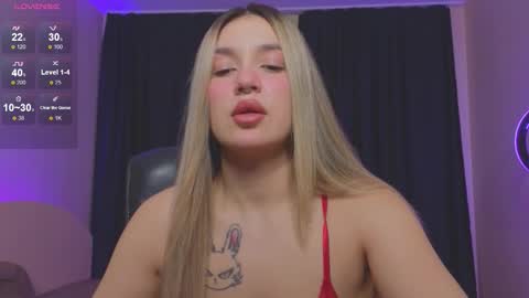 Snapshot of roxychilli chatting on 10-23-25, 08:40 Roxy online show from 10-23-25, 08:40