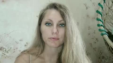 Snapshot of roxyfox18x01 chatting on 10-10-25, 07:40 roxyfox18x01 online show from 10-10-25, 07:40