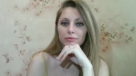 roxyfox18x01 online show from 02-15-26, 08:57