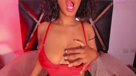 Snapshot of roxyjordan chatting on 01-16-26, 10:52 Roxxy Queen online show from 01-16-26, 10:52