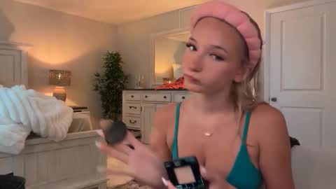 Roxy Rain online show from 11-28-25, 03:25