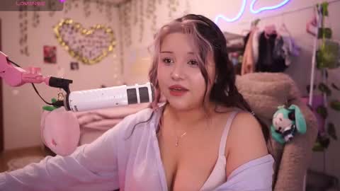 Snapshot of roxysuh chatting on 11-29-25, 07:55 roxysuh online show from 11-29-25, 07:55