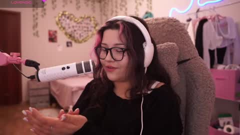 roxysuh online show from 04-11-26, 07:35