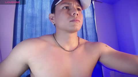 Snapshot of roy__constance chatting on 01-10-25, 09:31 Roy Constance online show from 01-10-25, 09:31