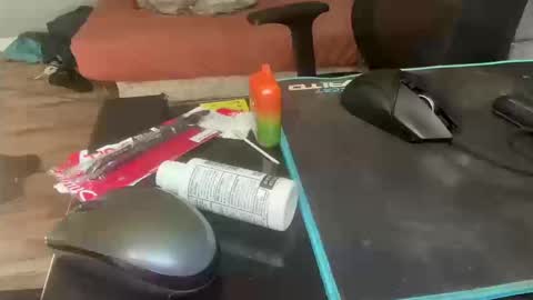 Royalty13m online show from 09-19-25, 08:42